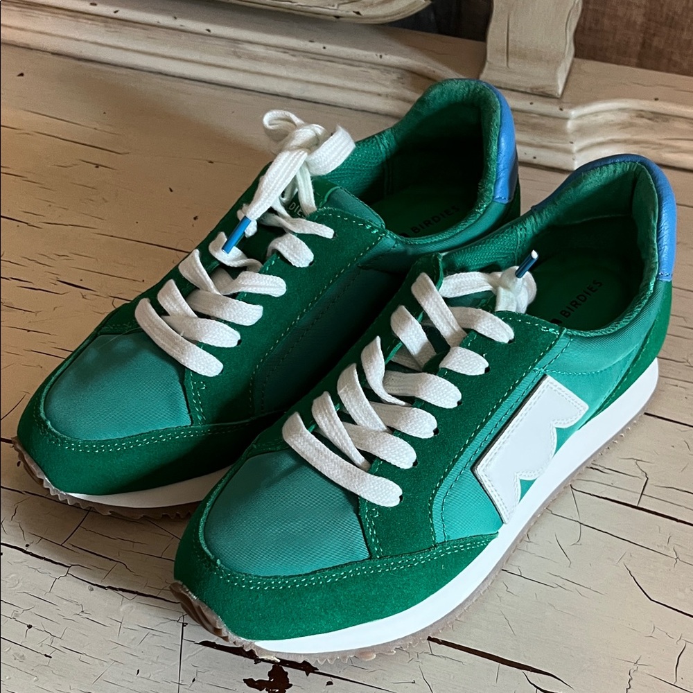 Birdies NWOT sz 5.5 low rise Kelly Green/Wht no box